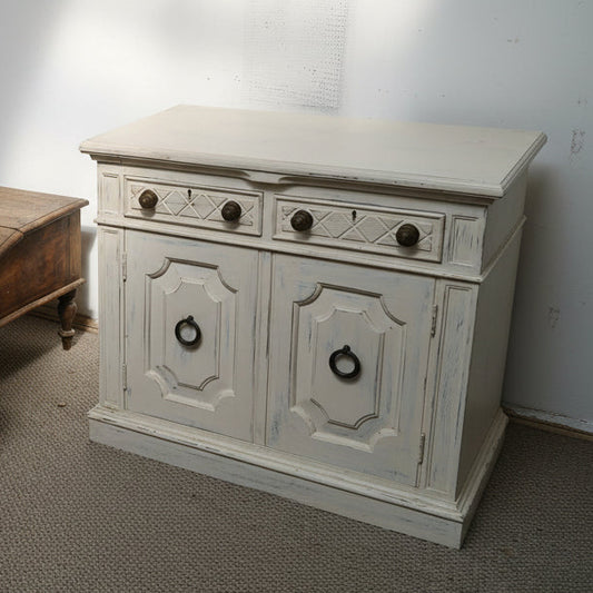 Provincial night stands in antique white