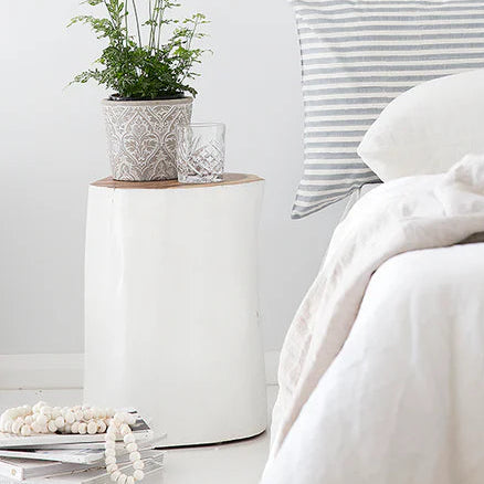 Loga Sttol/Table with natural timber + White rustic finish