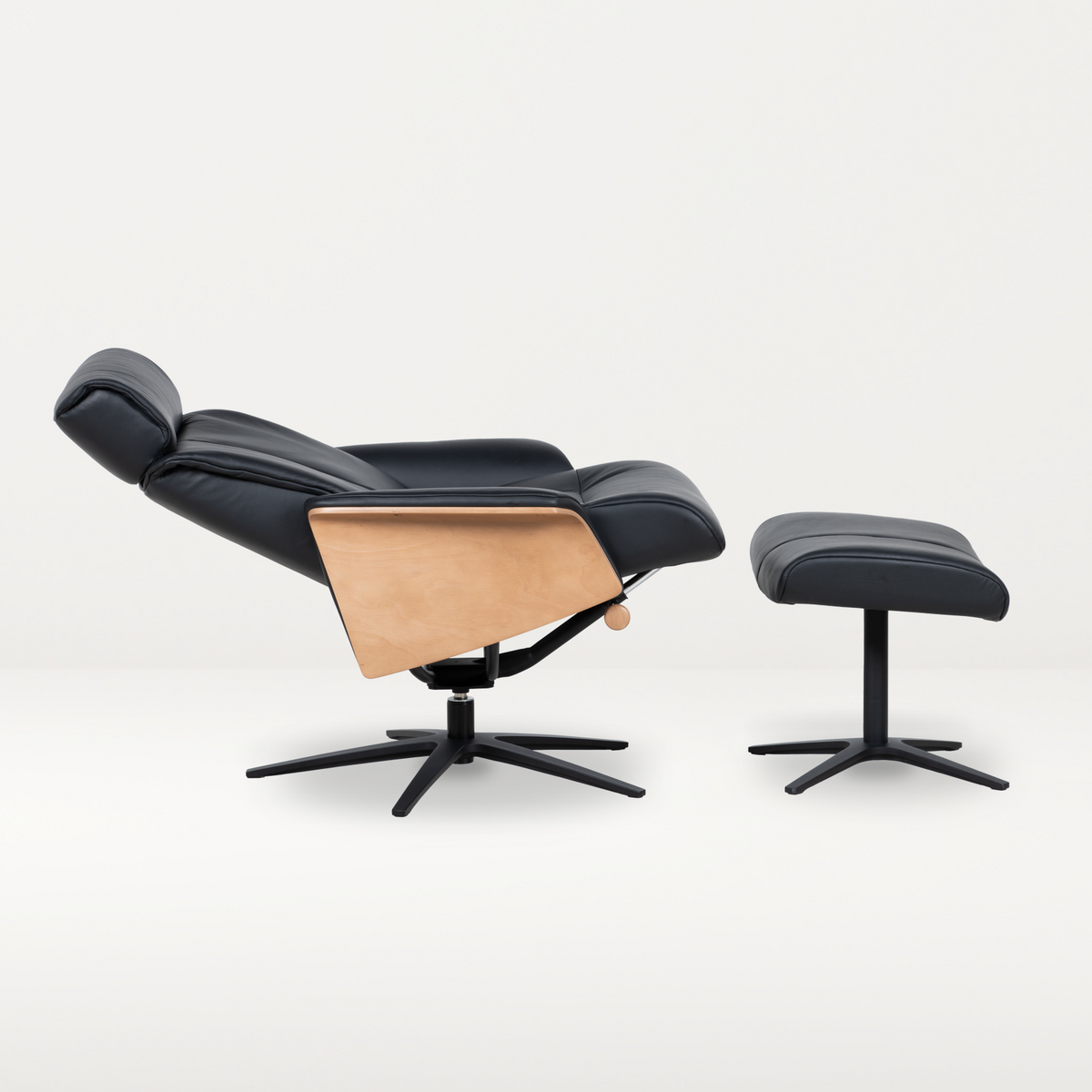 Florence Swivel Recliner by H2 Seating for Y A P A R A