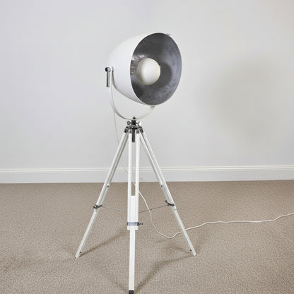 Lucci industrial style tripod lamp (150cm)
